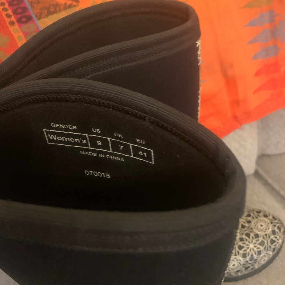 Muck boot The origional black white  , waterproof  round toe size 9 - Picture 5 of 6